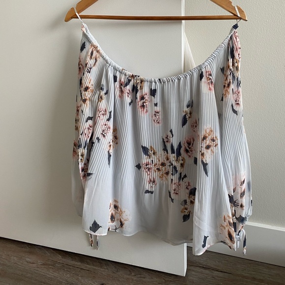 Long sleeve off the shoulder top - Picture 2 of 3